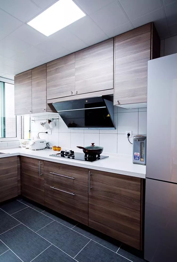 橱柜配色显高级的颜色,新中式厨房橱柜用啥颜色好看大气