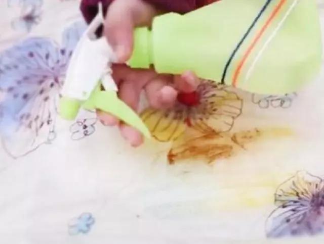 家里孩子开学住宿的注意啦！这样清洁棉被，不拆不洗，干净又蓬松