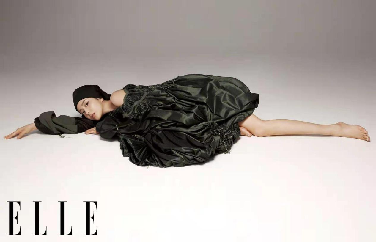 佟丽娅超短裙穿搭,佟丽娅深v礼服裙写真