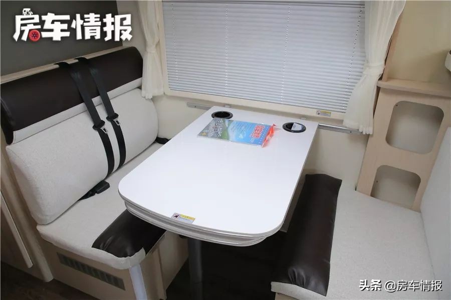 江铃d-max底盘单排皮卡房车怎么样,神行太保d-max硬升顶皮卡四驱房车