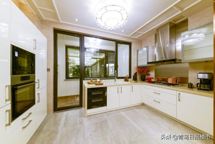 耀世而来一鉴倾心！“星河湾传奇”点燃岛城之夏