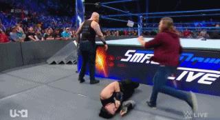 「SD9.4战报」罗曼又遭被暴虐！连蛋妞都被挨打了