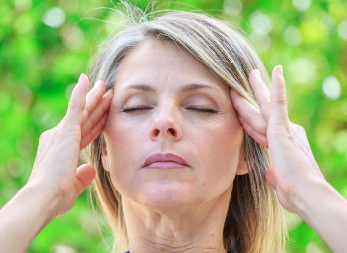 经常按摩眼部可以去除黑眼圈吗,按摩祛眼部皱纹最好的方法