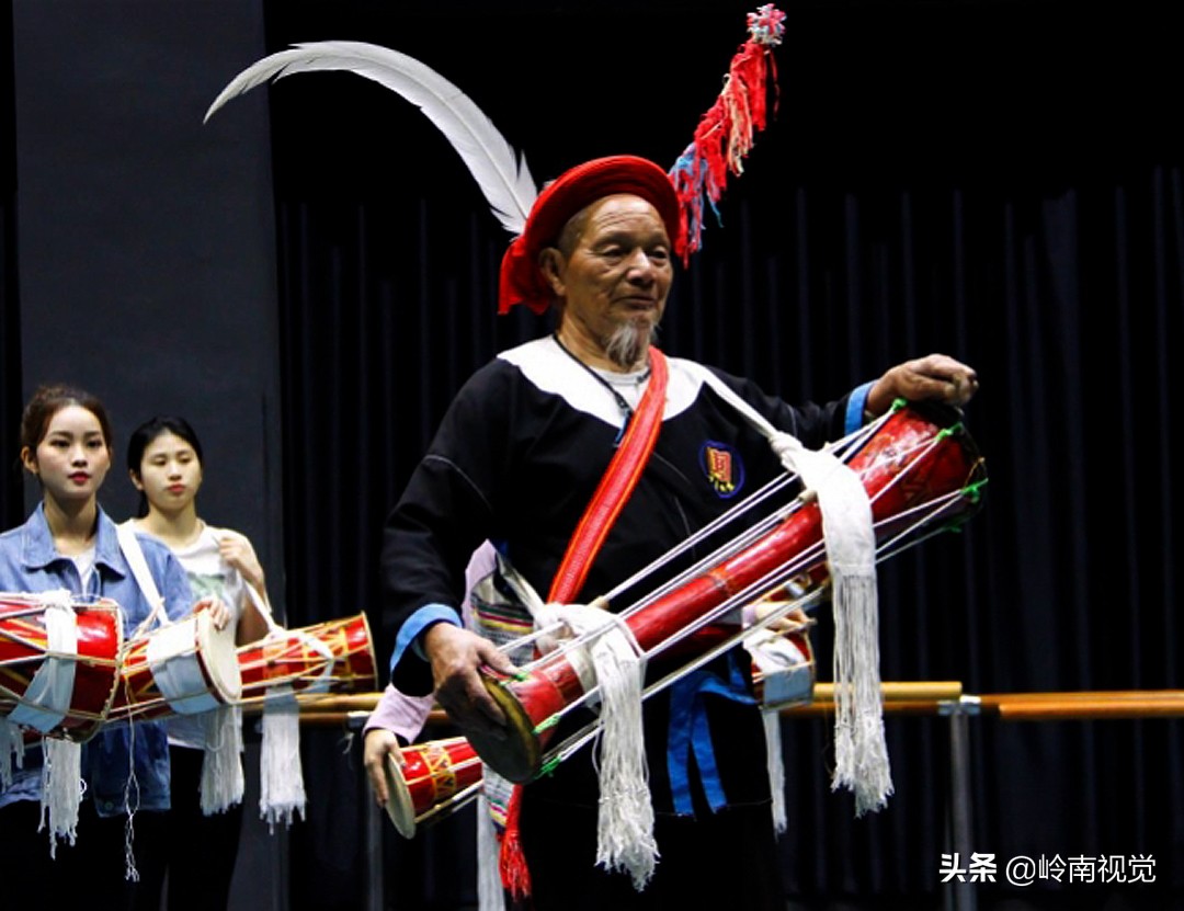 澶у鐢熺溂涓殑浜叉垰,澶у鐢熺溂涓殑鍏卞悓瀵岃