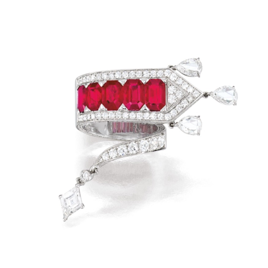 Sotheby’s香港珠宝秋拍,一颗10.64ct紫粉色钻石2000万美元成交