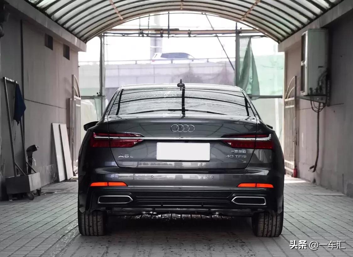 奥迪a6l豪华致雅型对比宝马5系,同级别的奥迪a6l