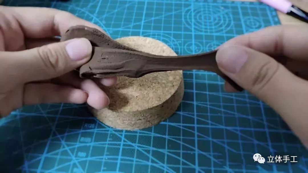 幼儿园春天粘土手工创意墙壁图片,垃圾分类超轻粘土创意手工