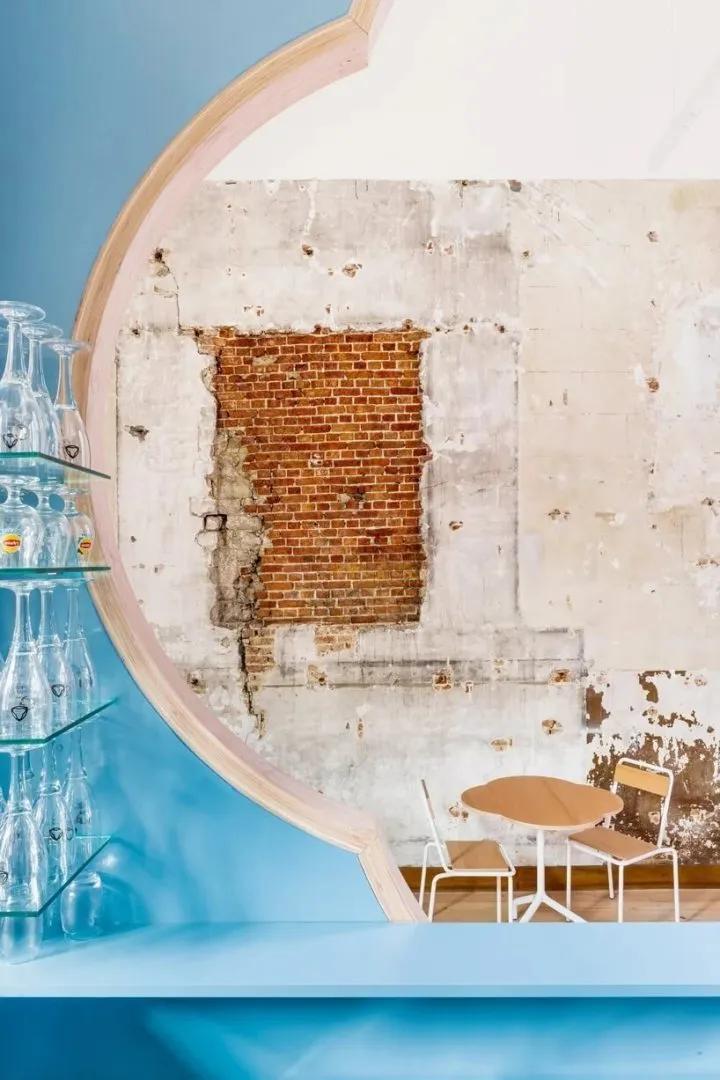 炎热的夏天，社畜需要一个安静的小酒馆