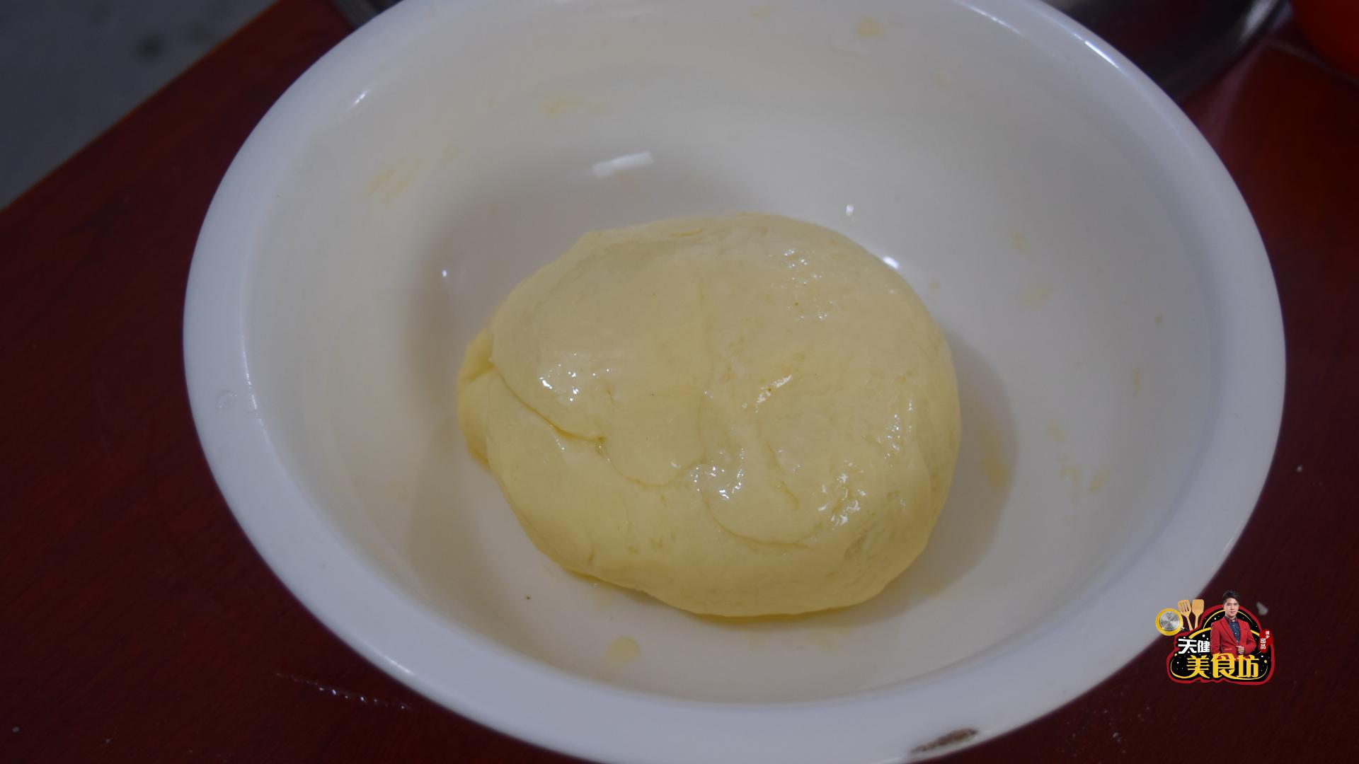 想吃披萨不用去外面买了,做披萨学会这个配方就够了不用烤