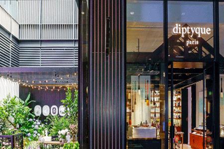 半年盈利稳坐利润王,半年吸金30亿