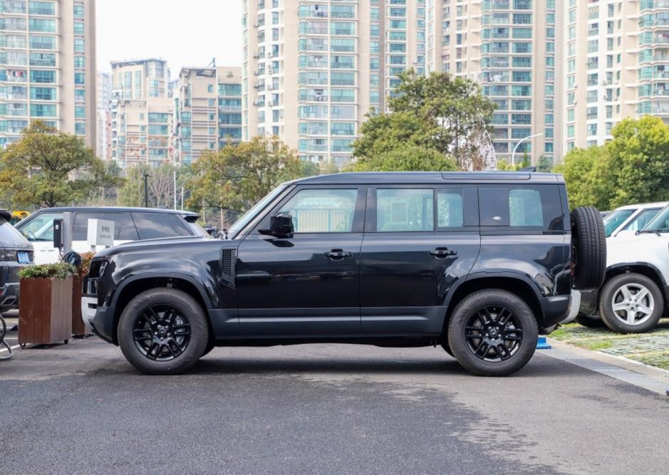 路虎卫士极光价格,好不好看路虎极光