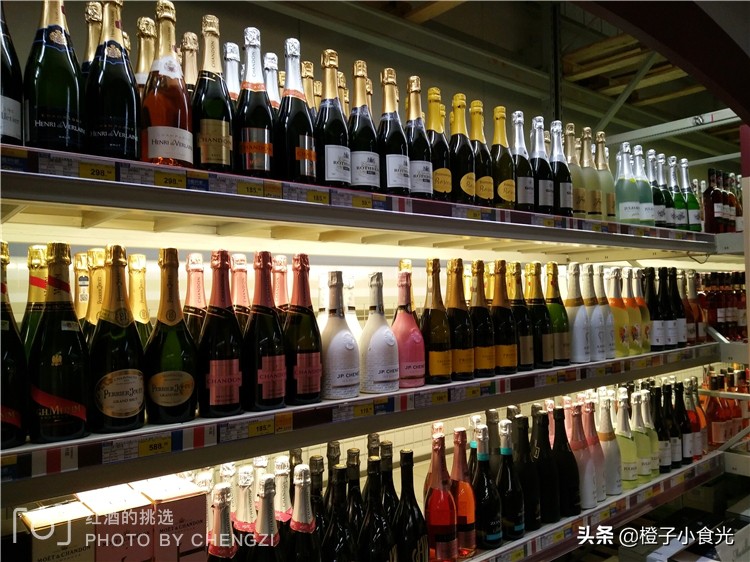 买红酒瓶上有什么讲究,瓶身鉴别真伪红酒