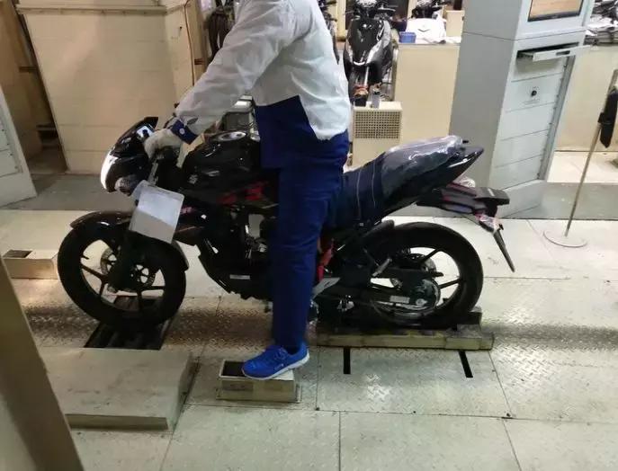 2018轻骑铃木新155街车,铃木极客飒155nk版街车使用感受