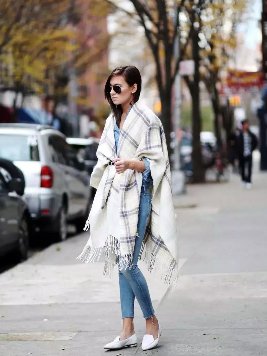 围巾怎么挑选适合自己的,买围巾又好看又简单