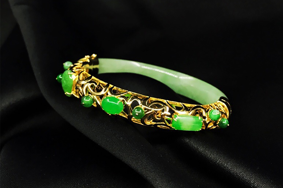 翡翠手镯摔断修复图片,翡翠手镯摔断了修复多少钱