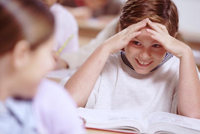 女儿身上有吻痕,女儿脖子上有黑色纹