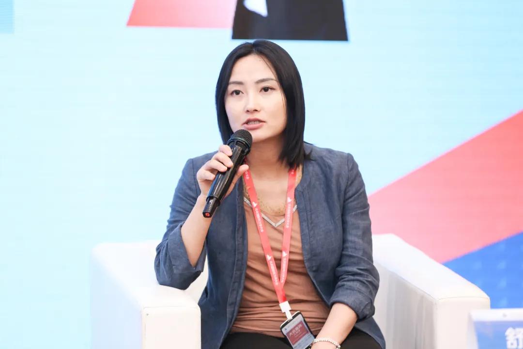 圆桌论坛：单侧聋和不对称性听力损失的干预