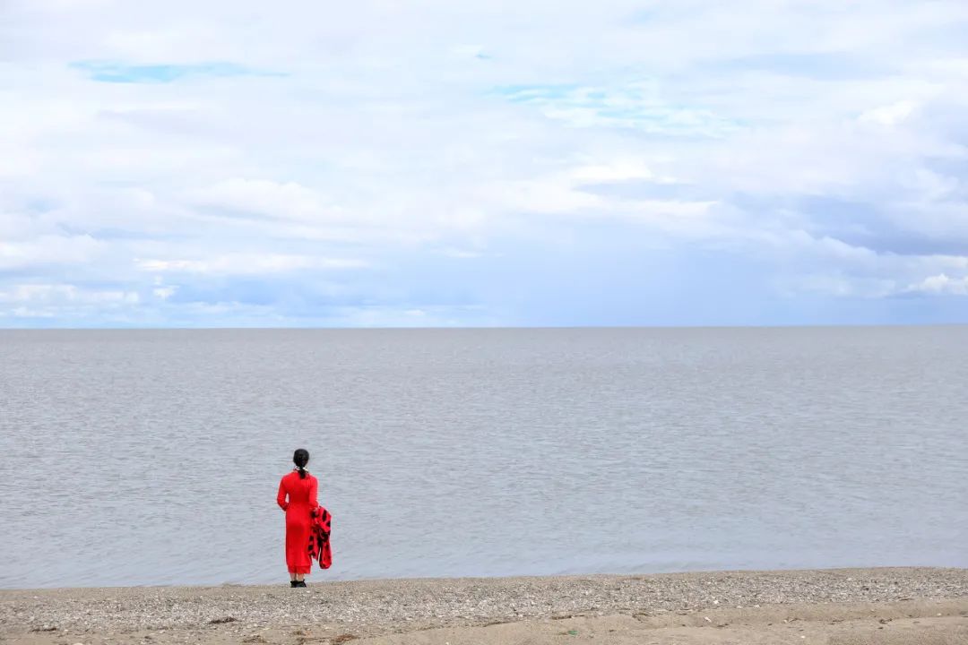 你越在意的东西越折磨你英语,越在意什么越折磨你什么意思