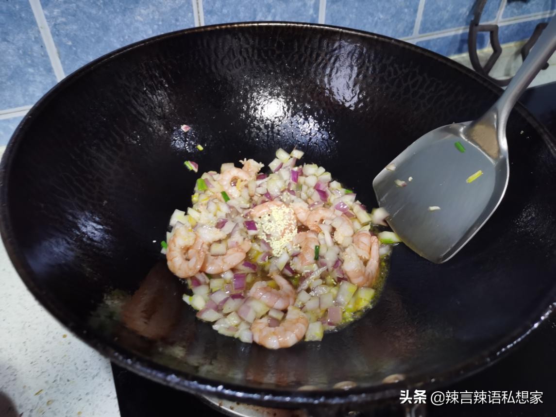 蒜香味虾扯蛋,虾扯蛋简单美味