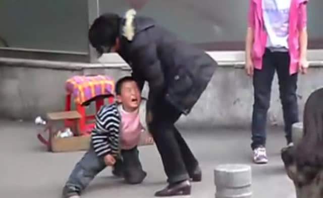 孩子总是偷偷拿钱,孩子爱偷偷拿家长的钱该如何教育