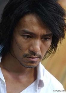 周星驰经典喜剧片百变巨星普通话,周星驰经典电影赌圣永远的经典