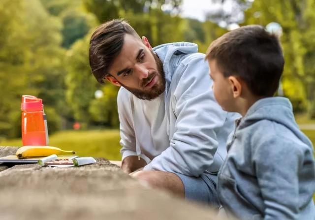 孩子不和老师沟通怎么和家长沟通,孩子犯错家长如何和老师沟通