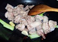 香辣啤酒鸭怎么做法视频,甜辣啤酒鸭做法步骤视频