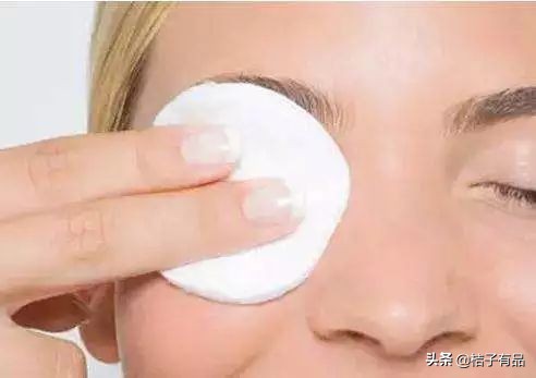 你的眼角已爬上皱纹,眼下细纹最好解决方法