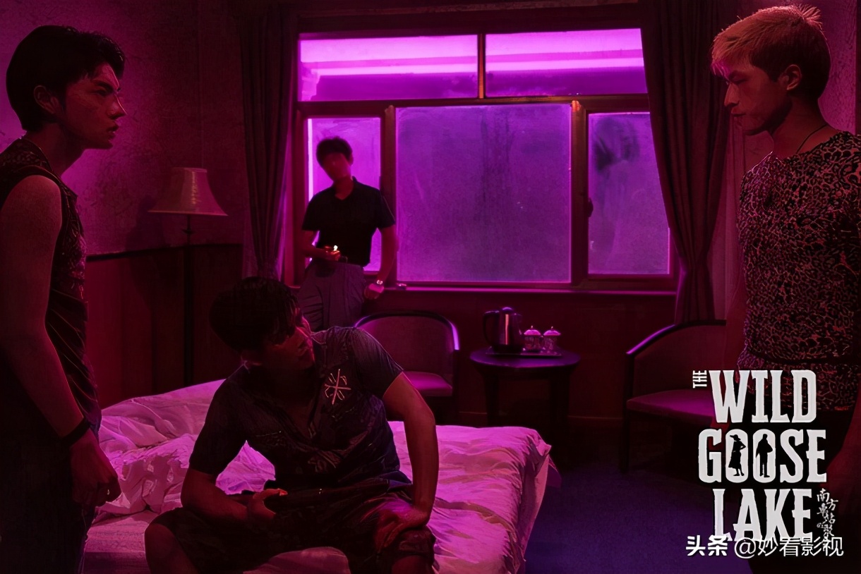 倒霉蛋和陪泳女的囚徒困境——《南方车站的聚会》