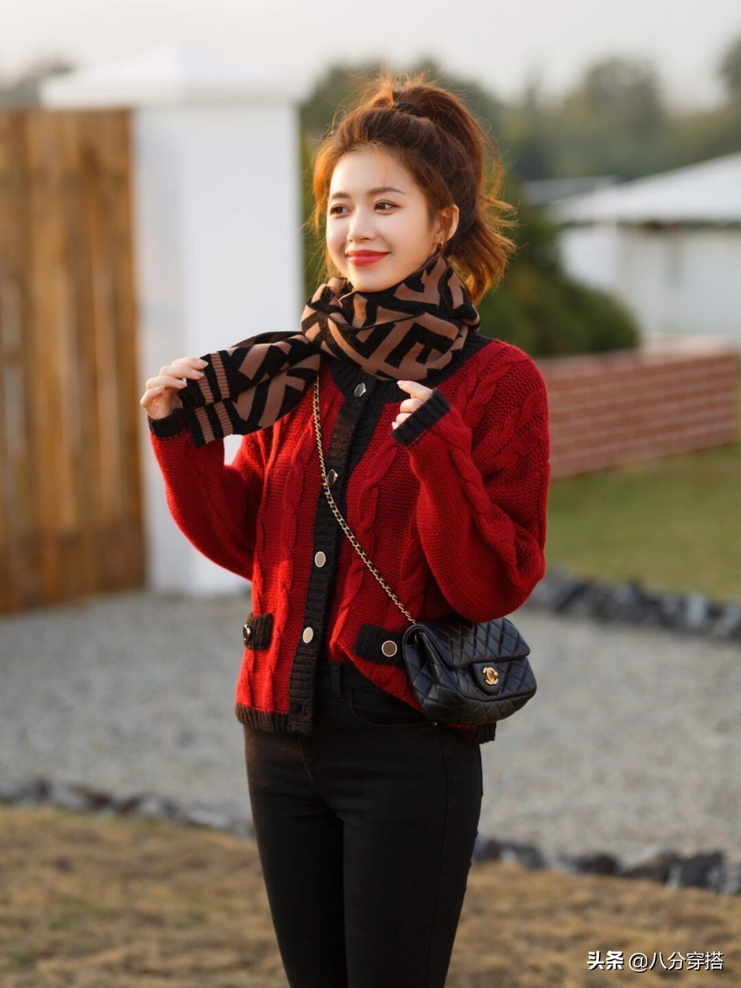 显白气质又柔软渐变慵懒风毛衣,女士简约风穿搭技巧白色毛衣搭配