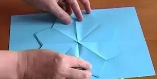 幼儿春节主题手工制作:灯笼+贺卡+鞭炮!