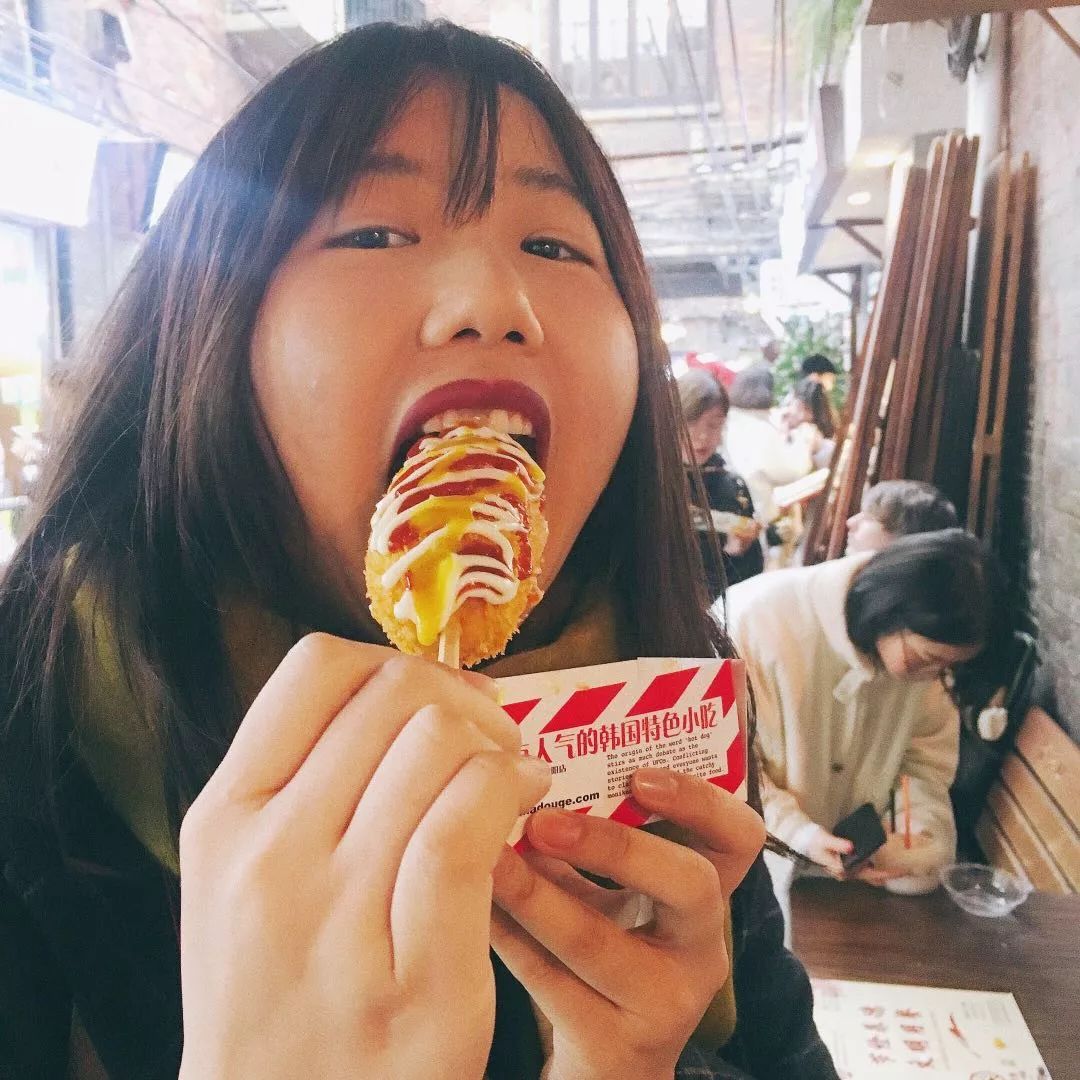 等摘下口罩那天，她们说必须！马上！立刻抹上这支口红！