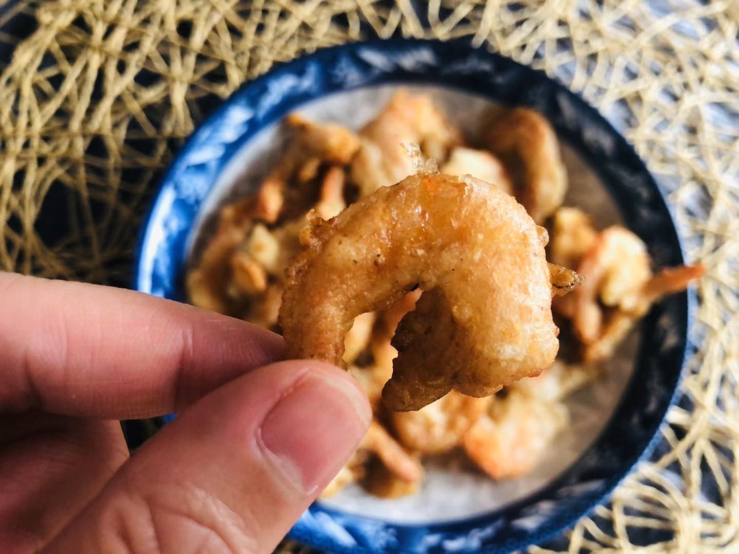 小河虾怎么炒好吃又营养,春天鲜味家常菜推荐之韭菜炒河虾