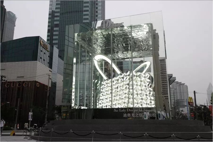 「阿拉看环境」市长说:户外广告是上海的“脸”