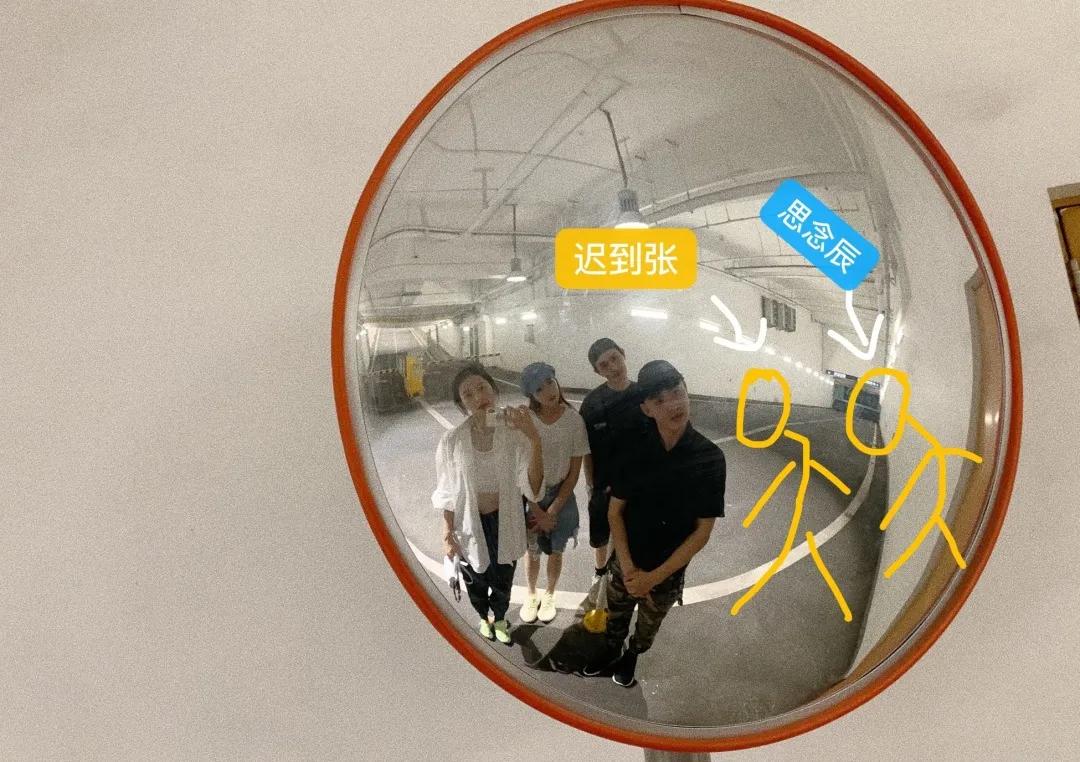 想要自拍可以弄什么动作,想自拍怎么拍好看呢