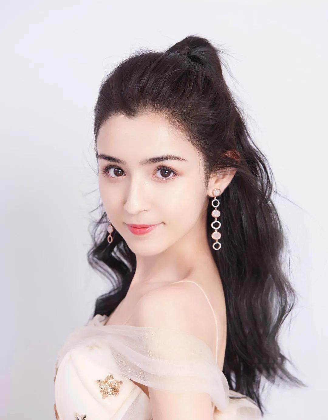 哈妮克孜插足陈赫婚姻，还勾搭黄晓明？当事人怒发声明追责