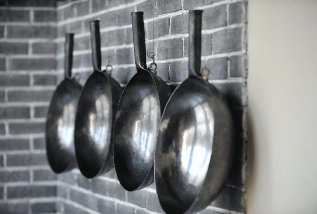 你家铁锅经常生锈经常粘锅怎么办,铁锅生锈怎么办锅不生锈不粘锅