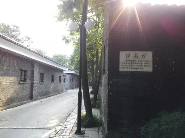 允公允能日新月异英语怎么说,允公允能日新月异英文