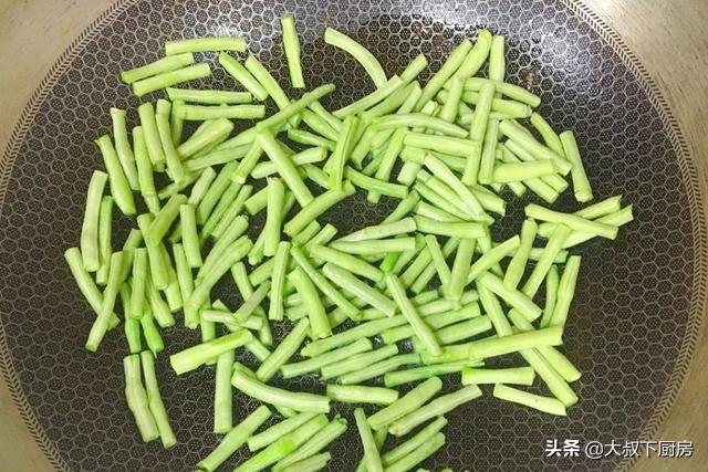 怎么炒酸豇豆好吃又简单视频,开胃豇豆下饭菜制作方法