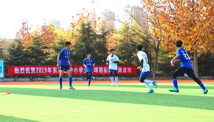 日照新营中学足球队赴武汉比赛,日照新营中学2017