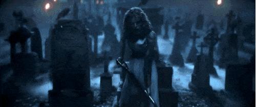 泰勒斯威夫特扔沙发,泰勒斯威夫特走出密林