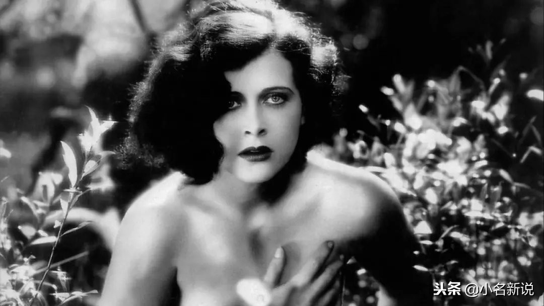 她是CDMA之母！没有她就没有WI-FI！也是世界上首位全裸出境的女星