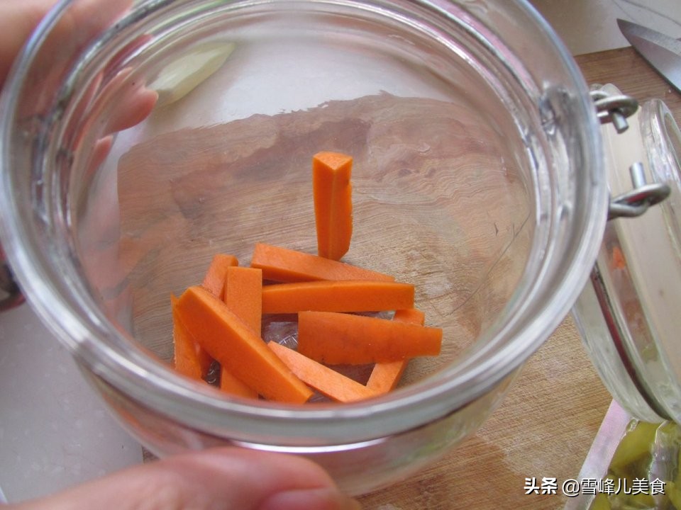 腌制四川酸菜的正确方法,天热腌的酸菜几天能吃