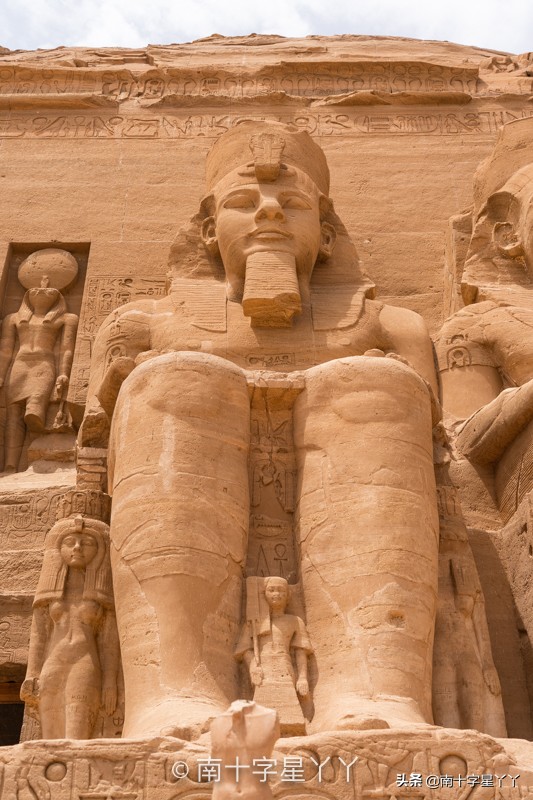 一半沙漠一半海洋图片,一半沙漠一半湖水