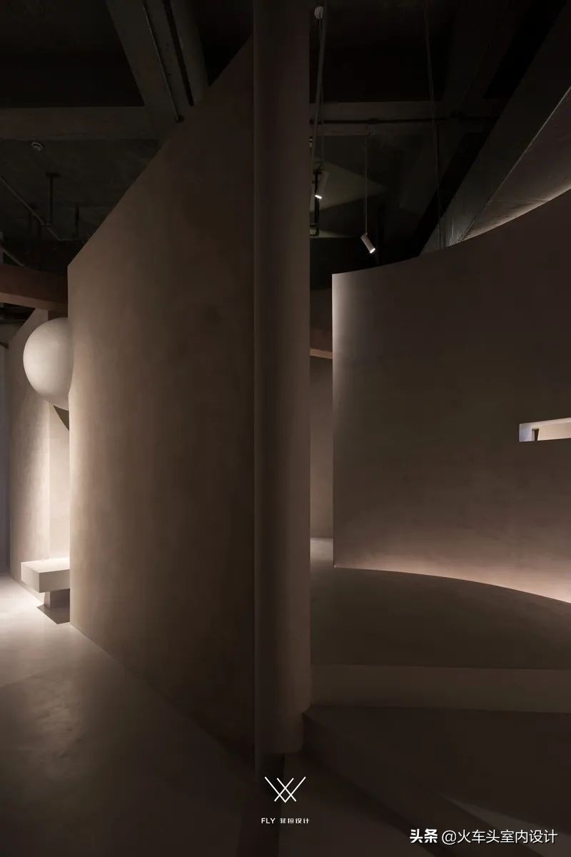 鑿叉媺璁捐瑁呴グ,鑿叉媺璁捐鐩存挱