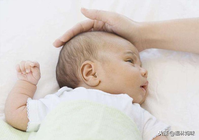 宝宝智商高婴儿时期会有3种表现,孩子智商高低看睡醒后