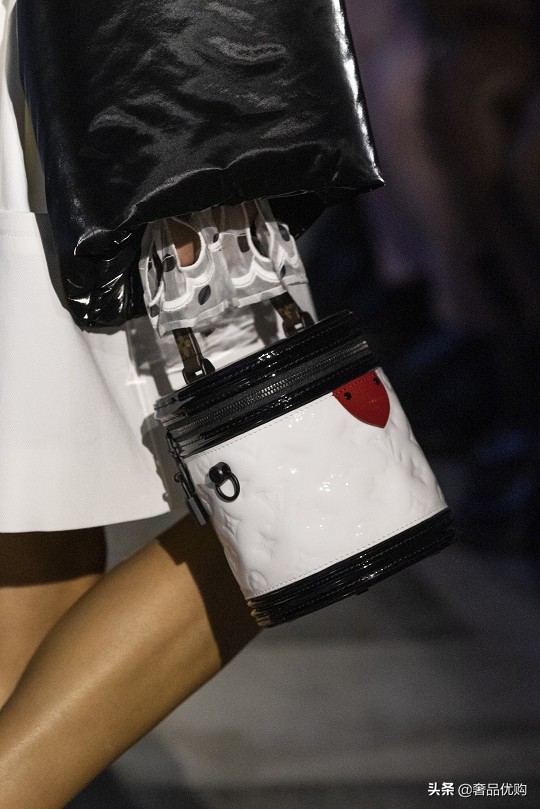 lv新包大全套都是包含什么,lv新包