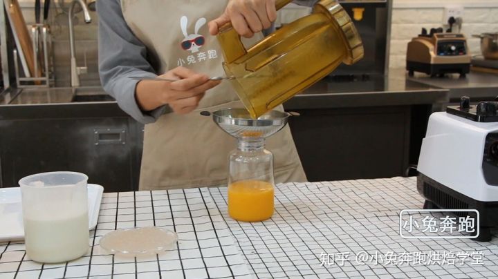 泰茶冰椰奶怎么做,素匠泰茶芒果椰奶西米露