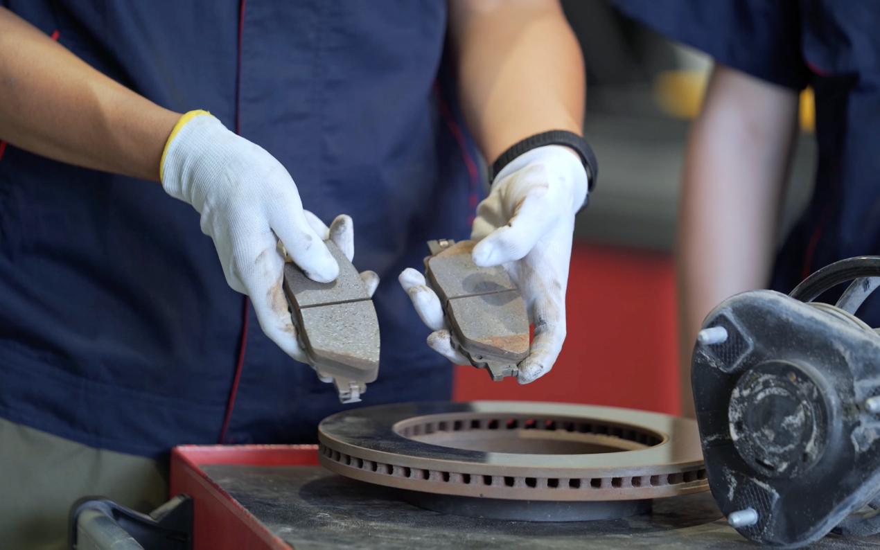 丰田双擎混动开不坏,2022丰田雷凌双擎1.8he-cvt进取版