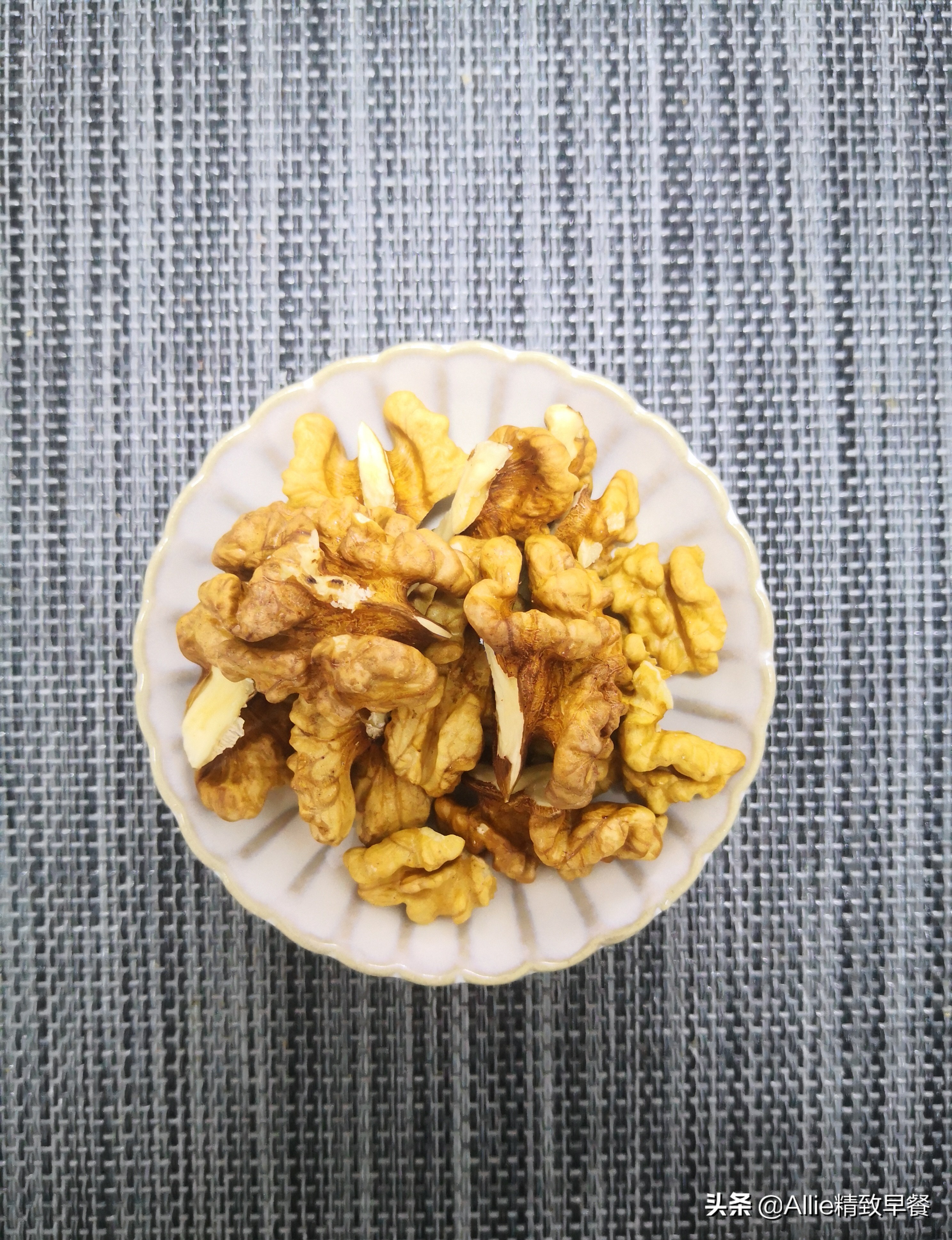 正宗牛肉拉面的做法全过程,牛肉拉面的面怎么制作